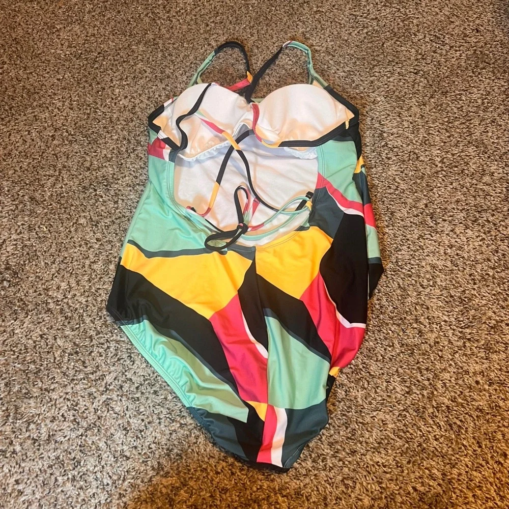 Xersion Women's XXL One Piece‎ Swimsuit Colorful Geometric Crisscross Back